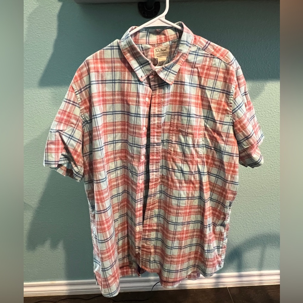 Men’s short sleeve button down